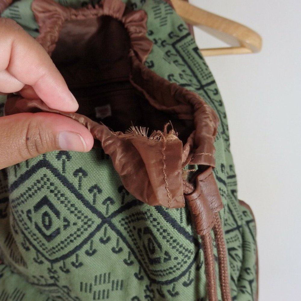 Mossimo Drawstring Backpack Olive Green Pattern - image 4